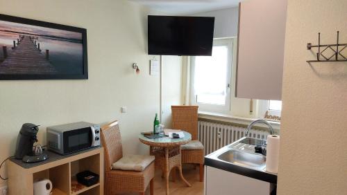 Godelheim Maison | Ferienapartment MW 2b Höxter Weserbergland an der Weser inkl Küche, Wäsche, LAN, Parkplatz, Self CheckIn