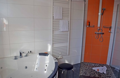 Rugen Island Appartement | Ferienappartement Abendrot avec balcon et cheminée - appartements de manoir avec cheminée, sauna et