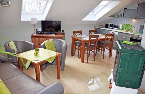Rugen Island Appartement | Ferienappartement Polarstern avec cheminée - appartements de manoir avec cheminée, sauna et piscine extérieure *****