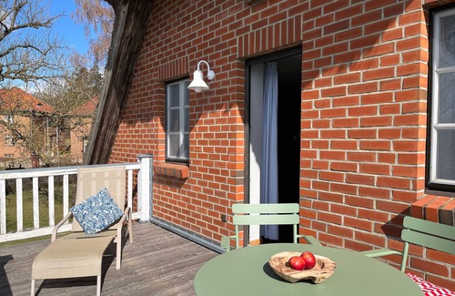 Krakow am See Appartement | Feriendomizil am Wasserhundgartenbalkon - Alt Sammit