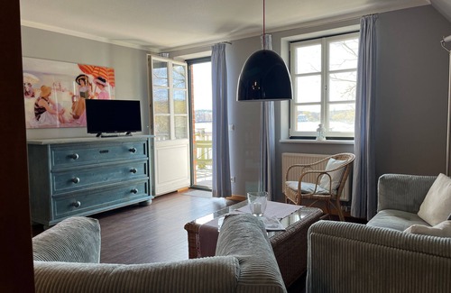 Krakow am See Appartement | Feriendomizil am Wasserhundgartenbalkon - Alt Sammit