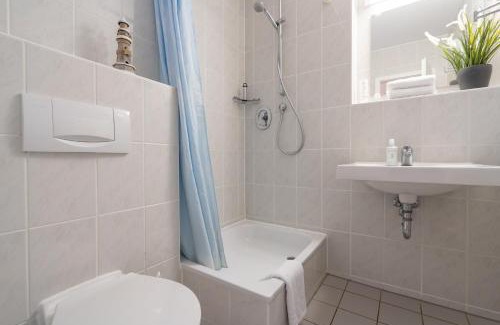 Dranske Appartement | Feriendorf Rugana - Komfort 1-Raum Ferienwohnung mit Terrasse B24