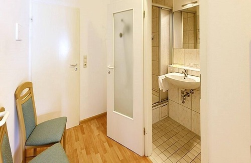 Bad Bellingen Appartement | Ferienhaus (3 Ferienwohnungen), 6 Schlafzimmer, Terrasse, 3 Badezimmer, max. 11 Personen