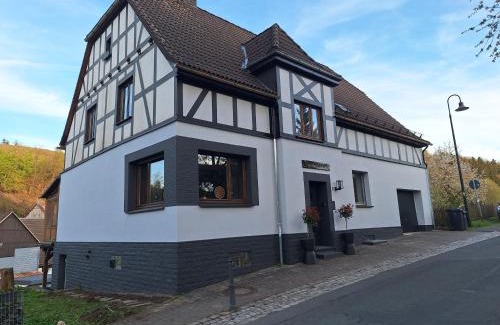 Deifeld Maison | Ferienhaus am Bach