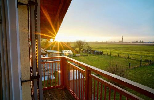 Ainring Maison | Ferienhaus Am Weitfeld - Ruheoase mit Garten & Bergblick nahe Salzburg