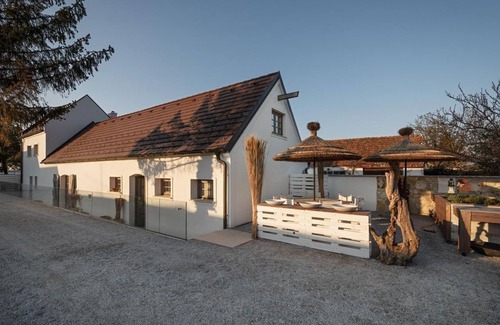 Schutzen am Gebirge Appartement | Ferienhaus, Dusche, WC, Neuwertig, Neben Presshaus - Presshaus Schützen