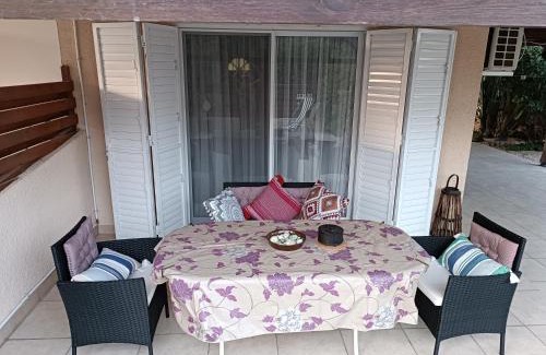 Pervolia Maison | Ferienhaus FamilyKrausz