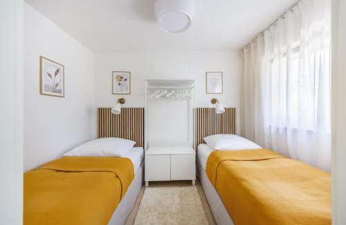 Joachimsthal Maison | Ferienhaus Goldene Zeit I Terasse I Parkplatz I 3 SZ I 2 Bäder I 2 min zum See