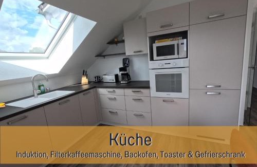 Hockelheim Appartement | Ferienhaus Höckelheim - FeWo Sternentraum - 100qm - 3 Schlafzimmer - bis 6 Gäste - Babies reisen gratis - Balkon, Garten & Grill - Klimaanlage, Raffstores & Fußbodenheizung - Smart-TV - Küche mit Induktionsherd & Spülmaschine - nahe Göttingen