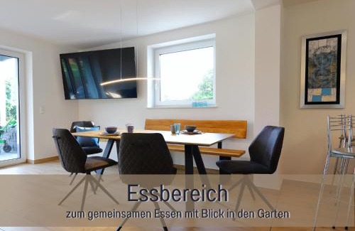 Hockelheim Appartement | Ferienhaus Höckelheim - FeWo Blaue Lagune - neu, modern & geräumig - 100 qm - 3 Schlafzimmer - bis 6 Gäste, Babies reisen gratis - Garten, Grill & Terrasse - Fußbodenheizung - Smart-TV - Küche mit Backofen, Spülmaschine & Toaster - nahe Göttingen