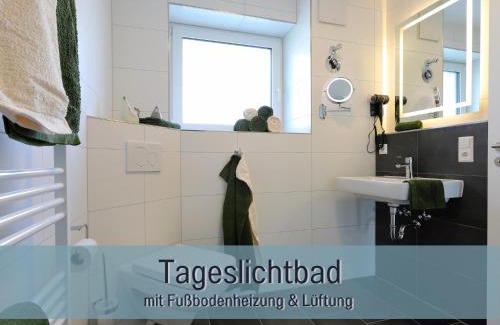 Hockelheim Appartement | Ferienhaus Höckelheim - FeWo Savanna Lodge - barrierefrei - 100qm - 3 Schlafzimmer - bis 6 Gäste - Babies reisen gratis - Terrasse, Garten & Grill - vollausgestattete Küche mit Spülmaschine - Klimaanlage, Fußbodenheizung & Raffstores - nahe Göttingen