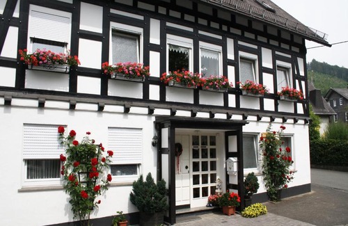 Olsberg Appartement | Ferienhaus Haus am Medebach