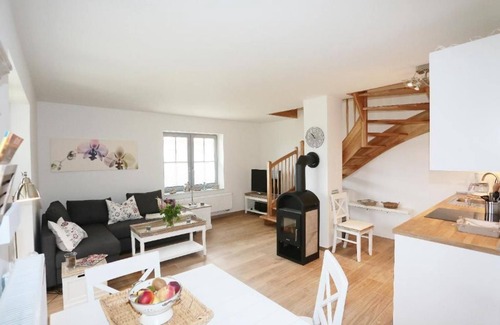 Altefaehr Maison | Ferienhaus Hofblick - Gut Gustowerhöfen in Altefähr auf Rügen