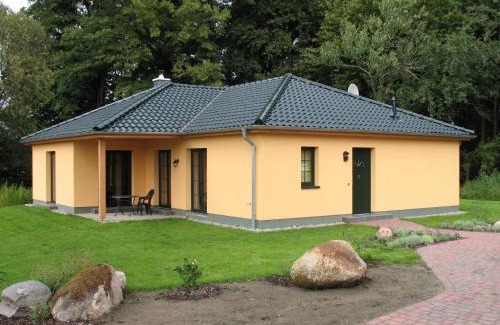 Sanitz Maison | Ferienhaus in ruhiger aber zentraler Lage, mit zwei Terrassen und Garten