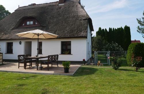 Krummin Maison | Ferienhaus Juule in ruhiger Lage, Terrasse, WLAN