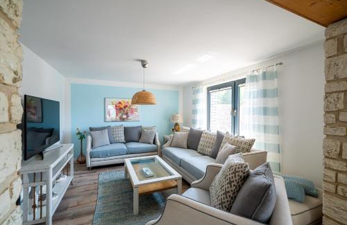 Zirkow Appartement | Ferienhaus Landlust - Erholung mit Fasssauna und Whirlpool nahe Binz!