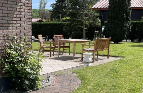 Schortens Maison | Ferienhaus mit Großem Garten,kamin und Parkplatz