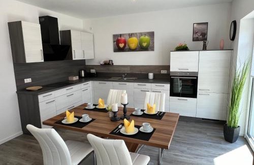 Apeldorn Maison | Ferienhaus "Royal Gala" Meppen Ebenerdig Carport Terrasse Neubau NETFLIX Free WIFI 2 Schlafzimmer Küche GästeWC