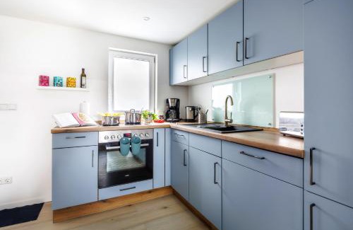 Joachimsthal Maison | Ferienhaus Seeliebe 70 QM I 2 Schlafzimmer I 5 min zum See I überdachte Terrasse I nahe Werbellinsee