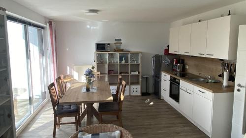 Breege Appartement | Ferienhaus Solamar FeWo EG - Terrasse, Garten
