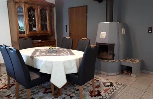 Losheim am See Appartement | Ferienhaus Sonnenhang