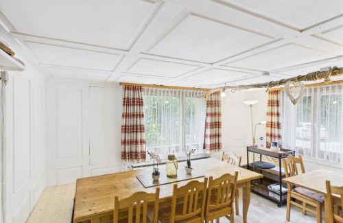 Buers Maison | Ferienhaus zum Klettersteig - Kletterwand, Abstellraum für Ski oder Bikes, Sauna, Kellerbar,