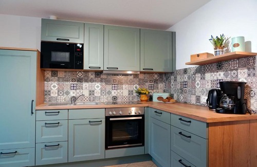 Meissen Appartement | Ferienhof Gräfe - 3-Seiten Hof mit großem Garten, Pool & Sauna