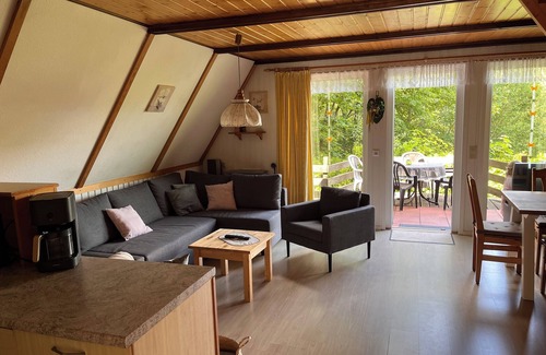 Bad Arolsen Maison | Ferienpark Twistesee, cozy vacation home with sunbathing lawn and lake view