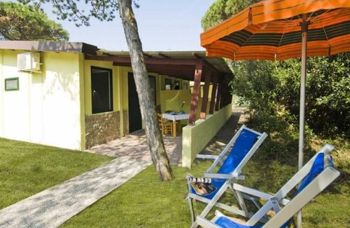 Rosolina Mare Maison | Ferienpark Rosapineta Chalet C2 für 3 Personen