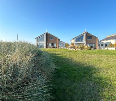 Lobnitz Maison | Ferienresort - idyllisches Ferienhaus mit Privatstrand und Sauna in der Nähe von Leipzig #HausMaja