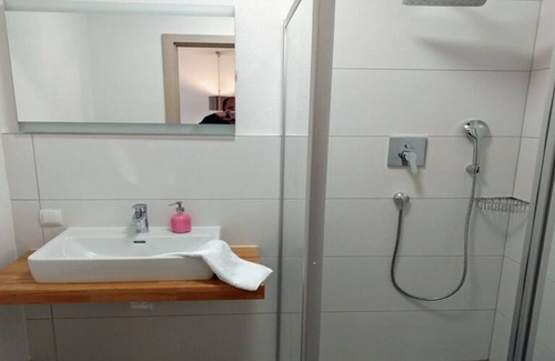 Schoerfling am Attersee Appartement | Ferienwohnung 2-6 Personen - Hotel Restaurant Sailer