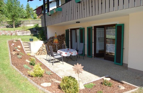 Bayerisch Eisenstein Appartement | Appartement avec terrasse ensoleillée vous invite à s'attarder - adapté pour jusqu'à 5 personnes