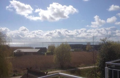 Althagen Appartement | Ferienwohnung mit Boddenblick und 2 Balkonen, Direkt am Ahrenshooper Hafen