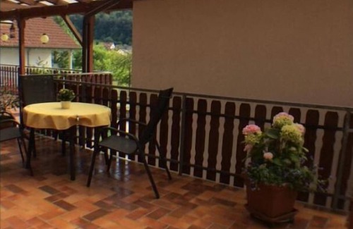 Riedenburg Appartement | Ferienwohnung im 1. Stock mit Balkon und Überdachter Terrasse