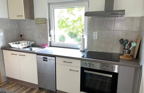 Losheim am See Appartement | Ferienwohnung Göttert - Haus Erika - Apartment/apartment, shower, WC