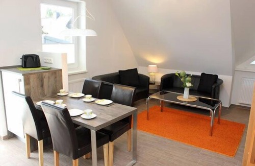 Ostseebad Dierhagen Appartement | Ferienwohnung mit Balkon in Einem Reetdachgedecktem Strandhaus