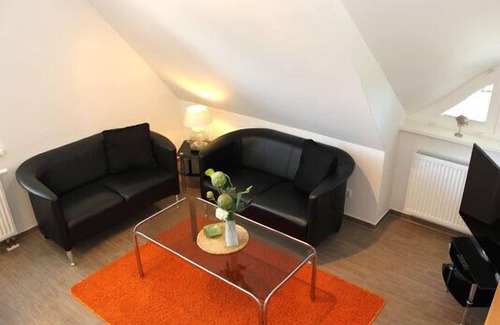 Ostseebad Dierhagen Appartement | Ferienwohnung mit Balkon in Einem Reetdachgedecktem Strandhaus