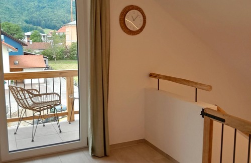 Aschau im Chiemgau Appartement | Ferienwohnung Bergblick Loft, 57 qm mit Separatem Schlafzimmer und West-balkon