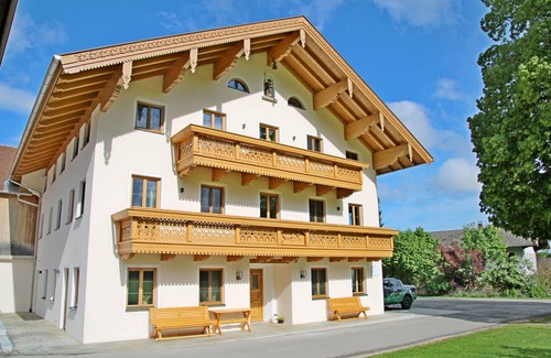 Staudach-Egerndach Appartement | Ferienwohnung Burg Hohenstein, 100 m² für 1-6 Personen, Terrasse, Wlan