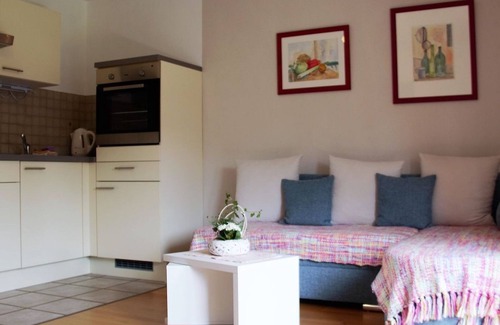 Frasdorf Appartement | Ferienwohnung 1-3 Personen, 55 qm, Süd-Ostbalkon, 1 Schlafzimmer, Wohnküche, SAT-TV