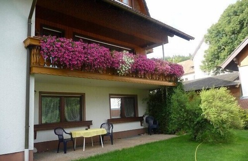 Urach Appartement | Ferienwohnung 1 DG, 2 Schlafräume