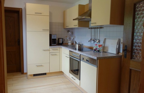 Grassau Appartement | Ferienwohnung 100 qm, f. 2-5 Pers., 2 Sep. Schlafzimmer, Südbalkon, Ruhige Lage