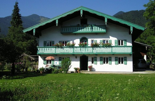 Grassau Appartement | Ferienwohnung 100 qm, f. 2-5 Pers., 2 Sep. Schlafzimmer, Südbalkon, Ruhige Lage