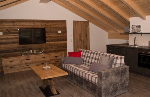 Inzell Appartement | Ferienwohnung 5 "Bäckeralm" für 4 Personen, 2 Schlafzimmer, Balkon, 95 m²