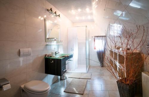 Nuchel Appartement | Ferienwohnung Adolfshof OG