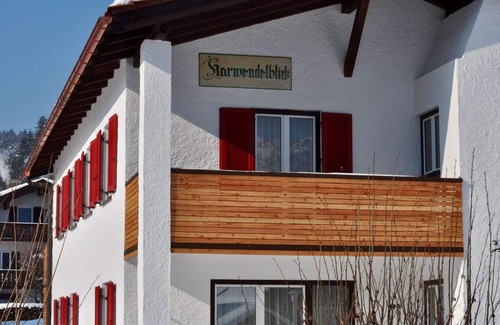 Mittenwald Appartement | Ferienwohnung Alpenglühen Komfortables Familien-apartment mit Herrlichem Blick