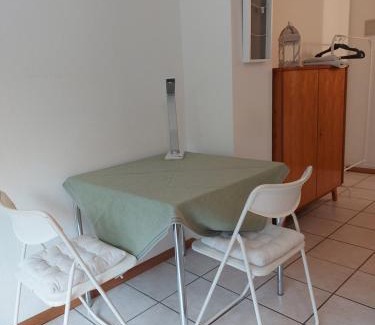 Untermunstertal Appartement | Ferienwohnung am Bächle