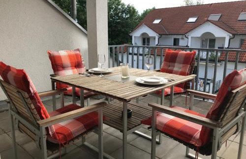 Enzisweiler Appartement | Ferienwohnung am Hopfengarten - helle 2 Zimmer Maisonette mit großem Balkon