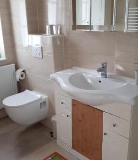 Penkun Appartement | Ferienwohnung am Schlosssee.