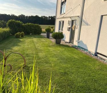 Gehlert Appartement | Ferienwohnung am Wald